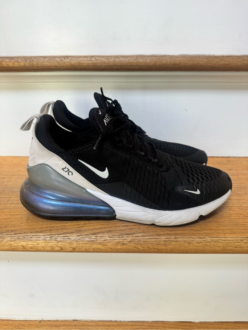 Nike Air Max 270, women’s size 11